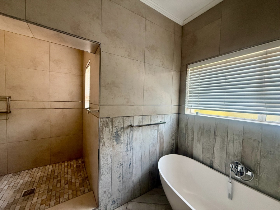 To Let 3 Bedroom Property for Rent in Caribbean Beach Club North West